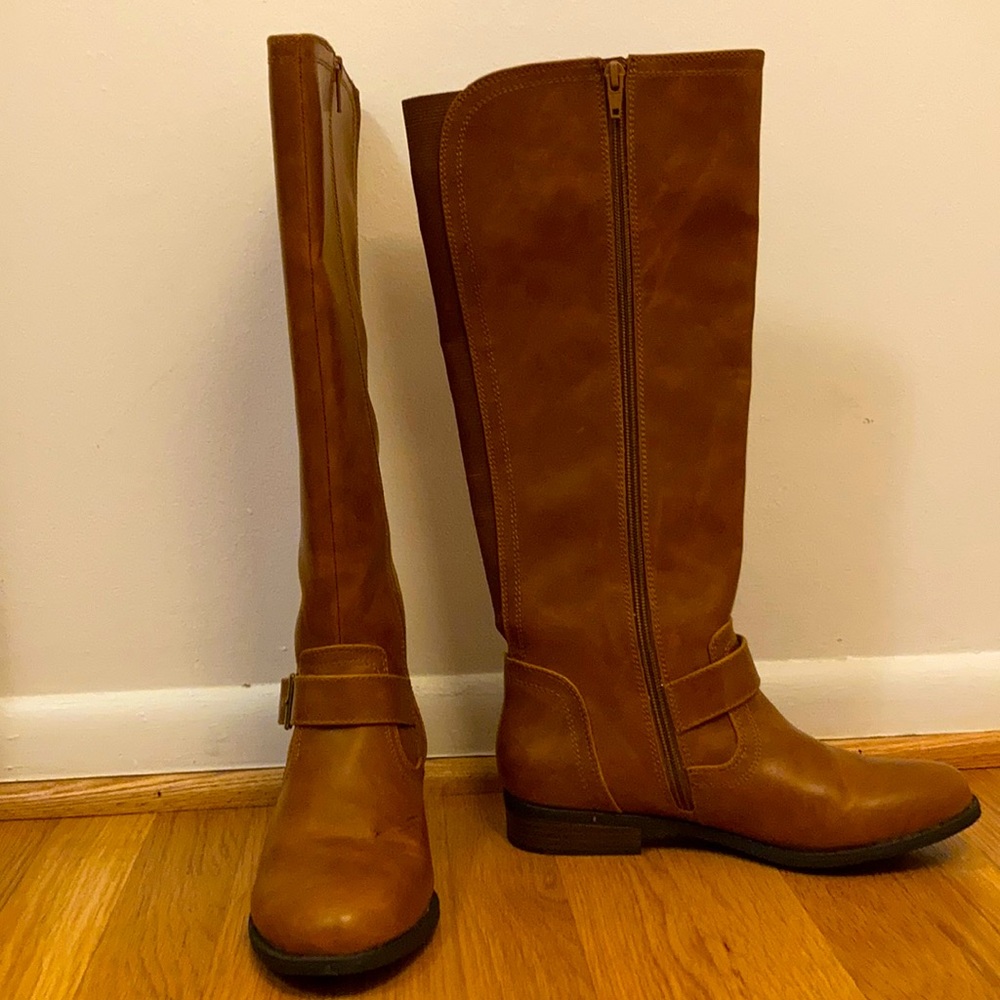Knee boots